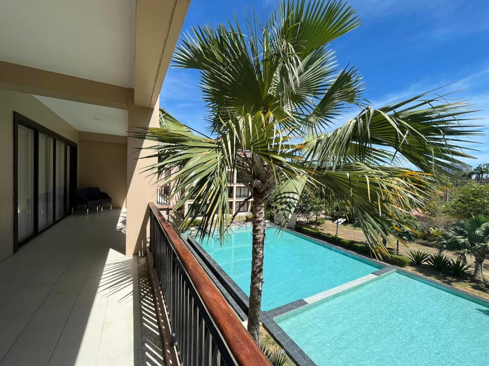 Coralpoint Gardens Suites & Residences マクタン エクステリア 写真