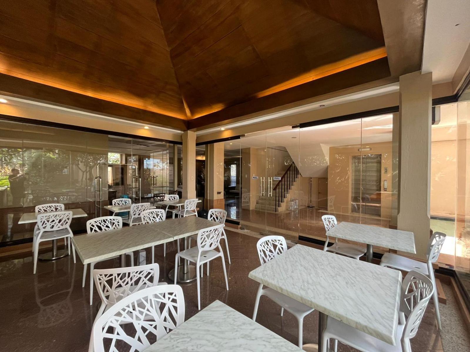Coralpoint Gardens Suites & Residences マクタン エクステリア 写真