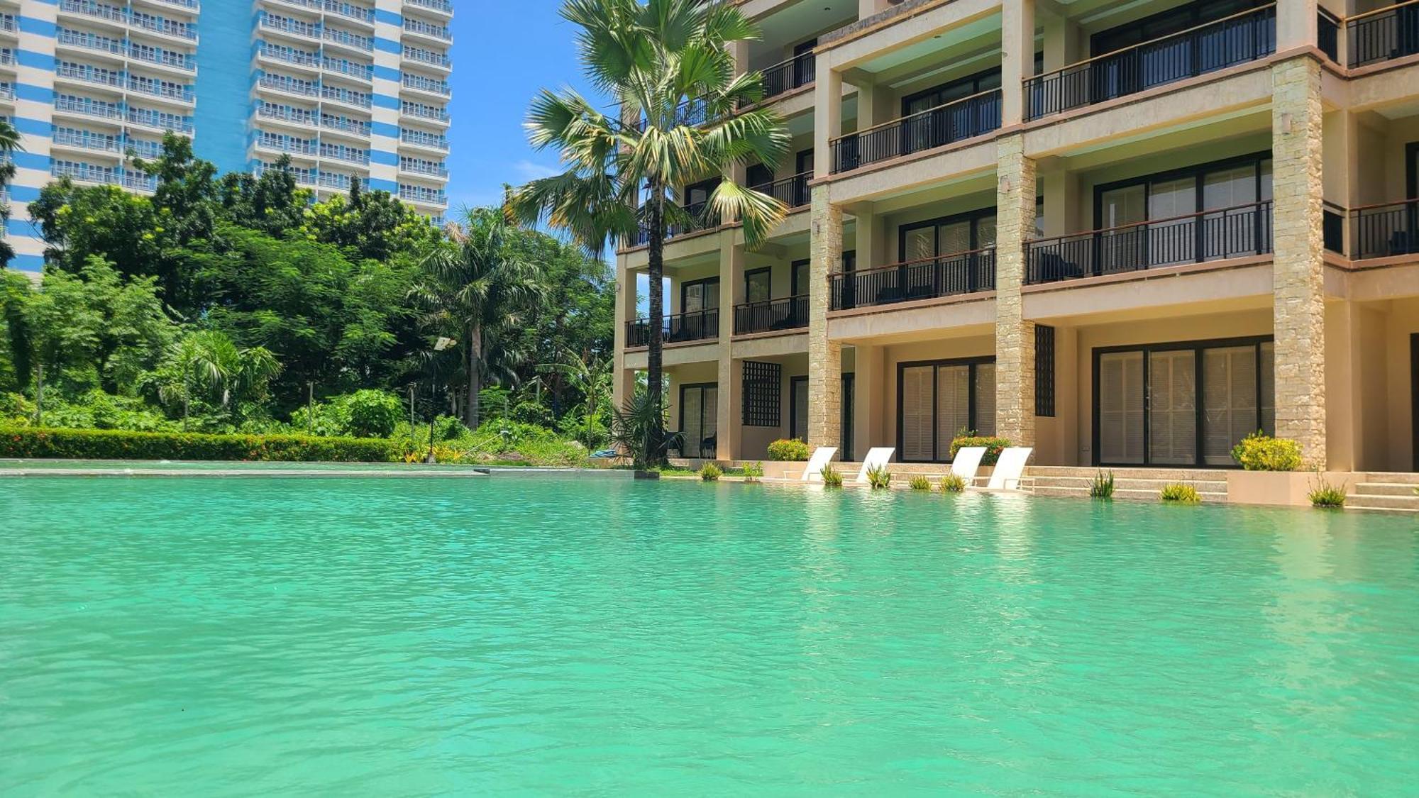 Coralpoint Gardens Suites & Residences マクタン エクステリア 写真