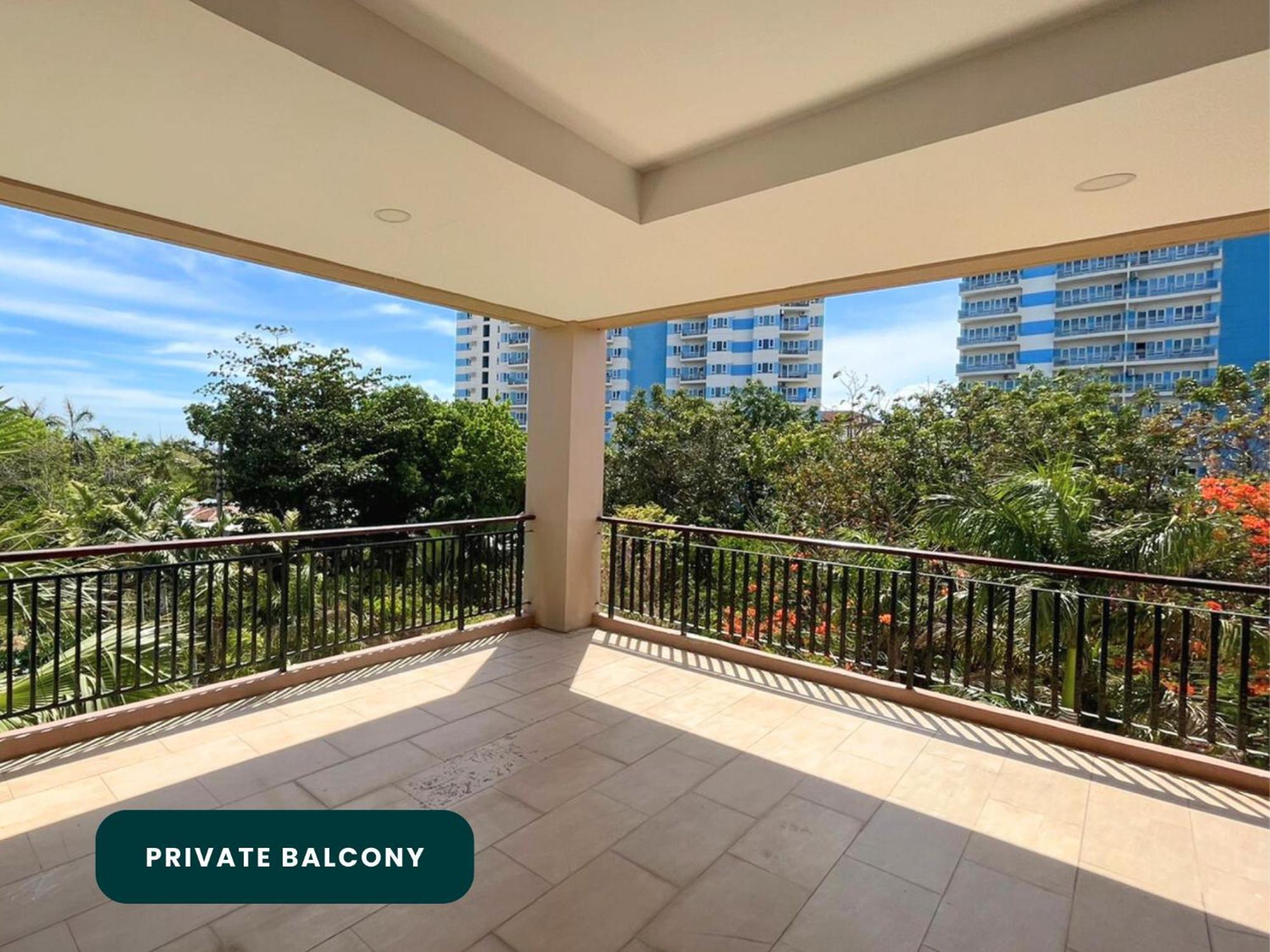Coralpoint Gardens Suites & Residences マクタン エクステリア 写真
